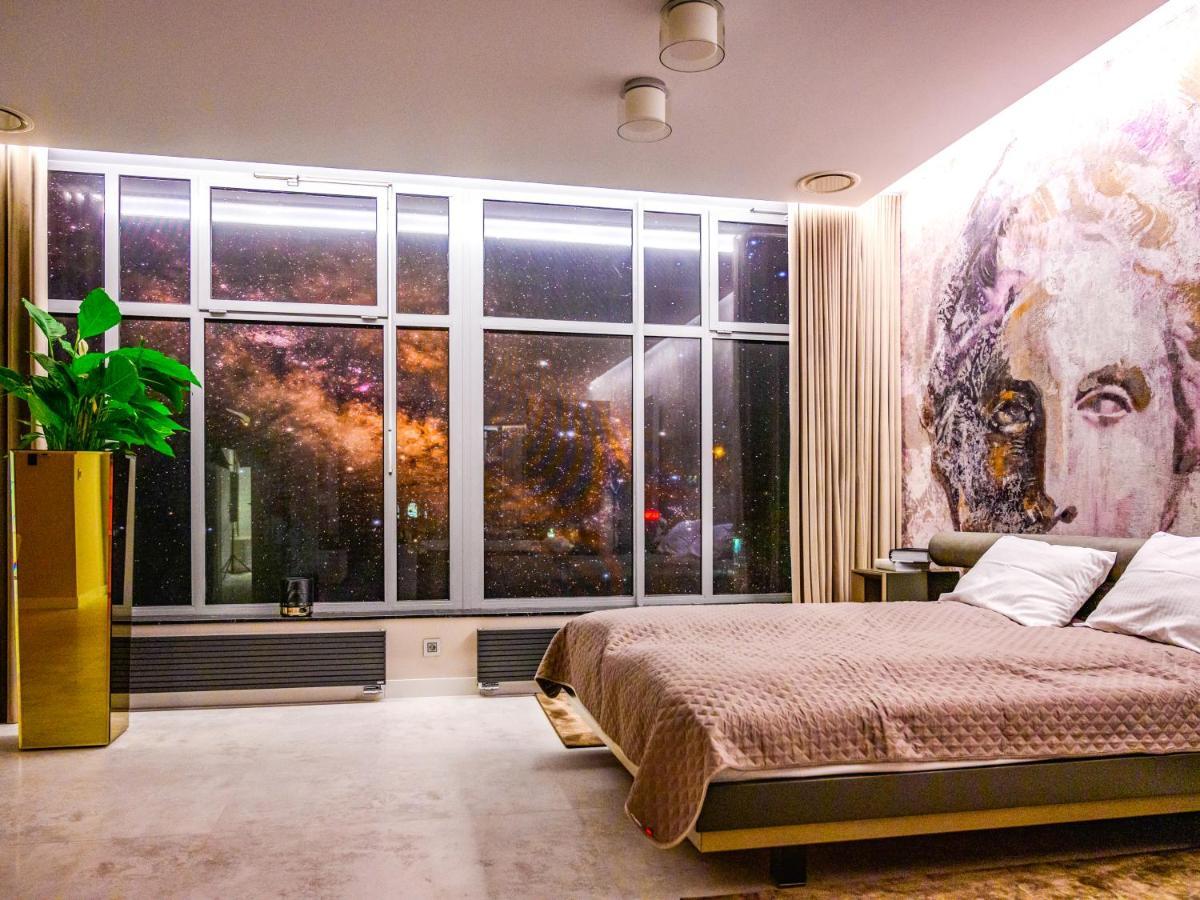 Pietryna Apartments Luxury - Sauna , Jacuzzi , Bezposrednio Przy Ul Piotrkowskiej Łódź Buitenkant foto