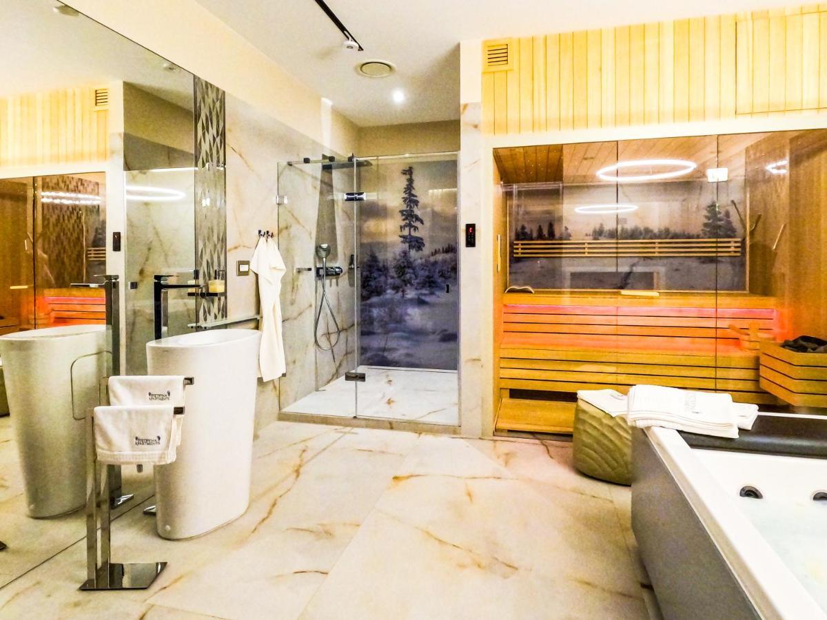 Pietryna Apartments Luxury - Sauna , Jacuzzi , Bezposrednio Przy Ul Piotrkowskiej Łódź Buitenkant foto