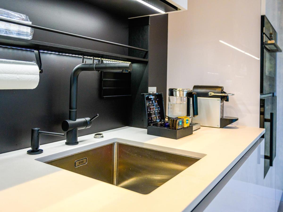 Pietryna Apartments Luxury - Sauna , Jacuzzi , Bezposrednio Przy Ul Piotrkowskiej Łódź Buitenkant foto
