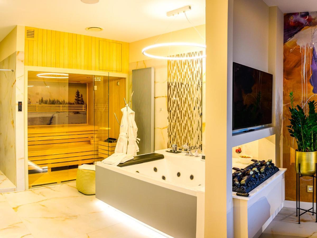 Pietryna Apartments Luxury - Sauna , Jacuzzi , Bezposrednio Przy Ul Piotrkowskiej Łódź Buitenkant foto
