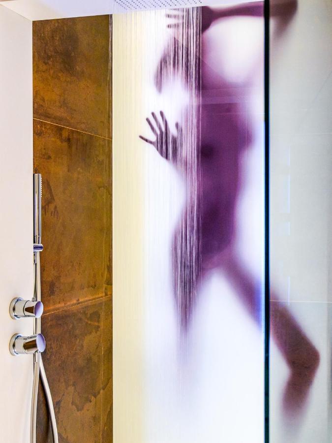 Pietryna Apartments Luxury - Sauna , Jacuzzi , Bezposrednio Przy Ul Piotrkowskiej Łódź Buitenkant foto