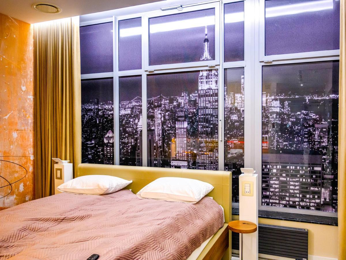 Pietryna Apartments Luxury - Sauna , Jacuzzi , Bezposrednio Przy Ul Piotrkowskiej Łódź Buitenkant foto