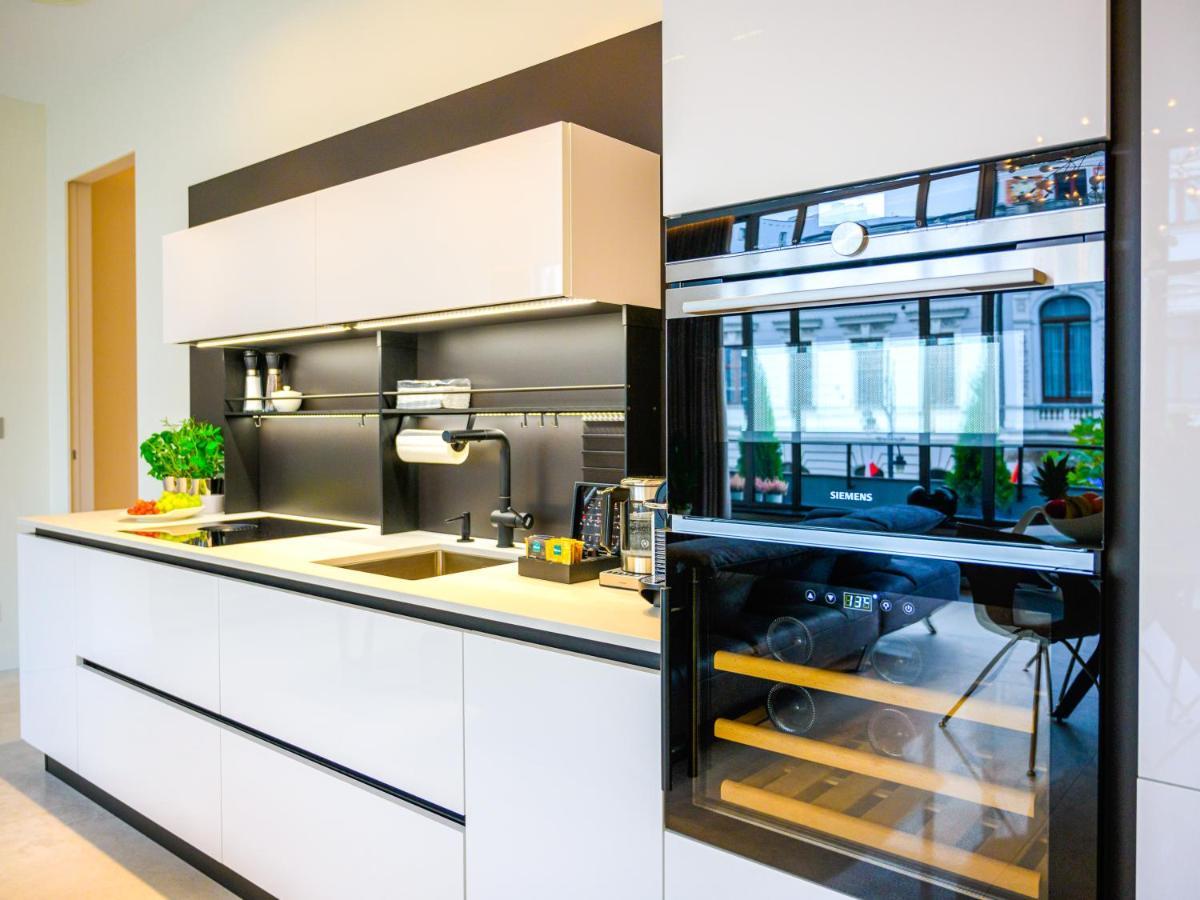 Pietryna Apartments Luxury - Sauna , Jacuzzi , Bezposrednio Przy Ul Piotrkowskiej Łódź Buitenkant foto